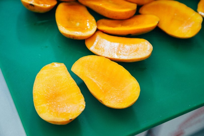 Science Behind why mangoes should be soaked in water before eating