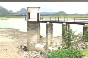 nashik, Manmad, Severe Water Shortage, Wagdardi Dam, Near Depleting, water storage,