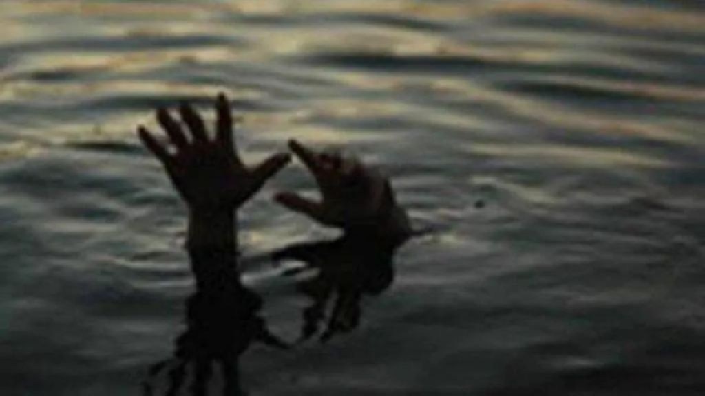 pune, Drowning, School Boy, Ghorpadi Canal , Body Recovered, dead, marathi news, water,
