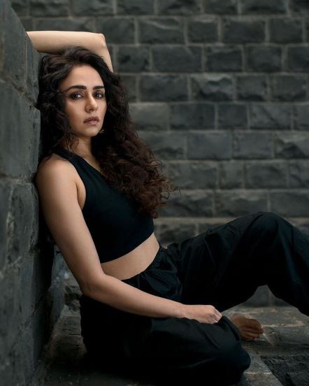 Amruta Khanvilkar 