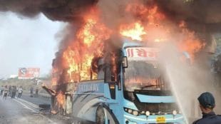 private passenger bus caught fire on the Mumbai Pune Expressway