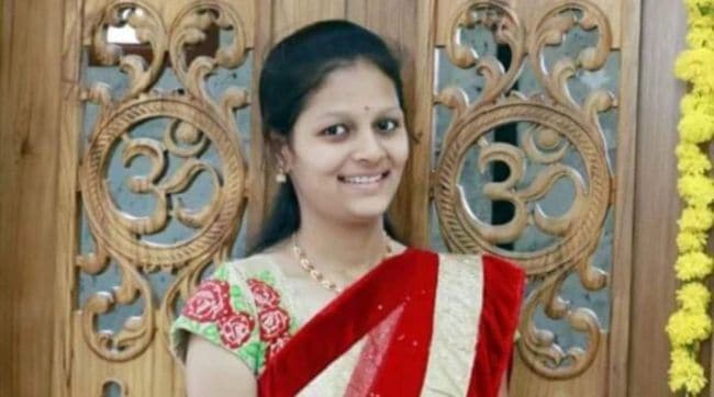 Congress leaders daughter Neha Hiremath stabbed