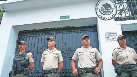 mexico suspends diplomatic relations with ecuador after raid on embassy