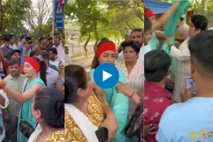 Delhis Vada Pav Girl Get Into Ugly Fight With Crowd On Streets