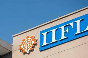 IIFL Finance, selling shares, shareholders