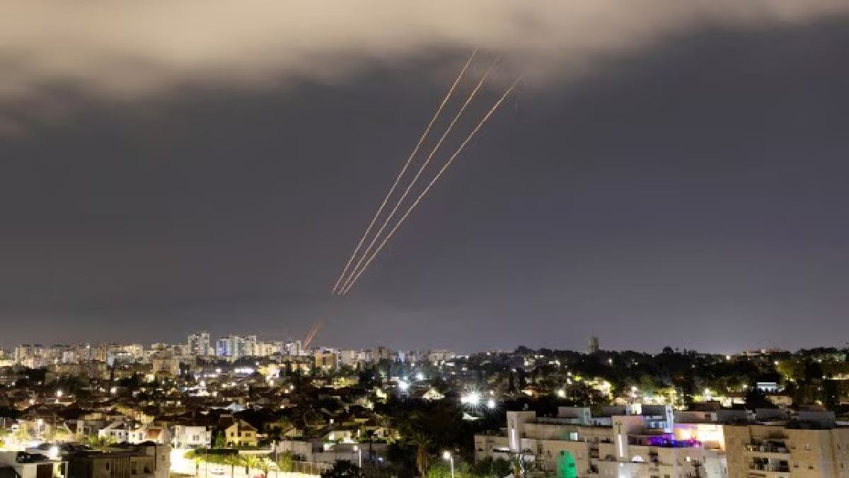Israeli missiles hit site in Iran
