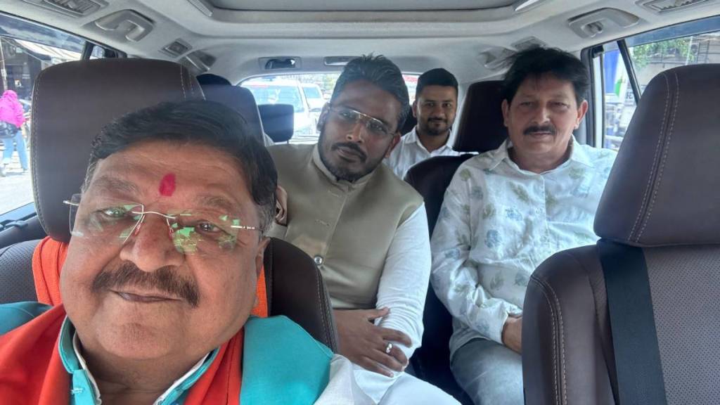 Indore Congress Candidate Akshay Bam Withdraws Nomination Marathi News