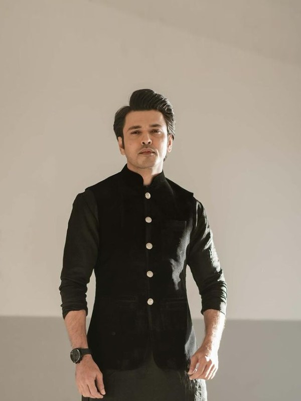 Lalit Prabhakar Black Kurta Look