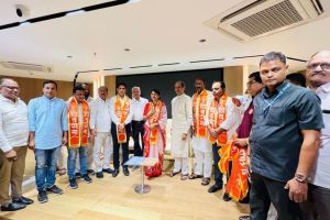 Former corporator Leena Garad suspended by BJP joins Thackeray groups Shiv Sena