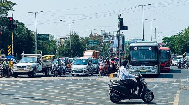 Mankapur Chowk is becoming a black spot for accidents