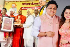 singer kartiki gaikwad father pandit kalyanji gaikwad awarded shri sant eknath maharaj swar martand from govind giri maharaj
