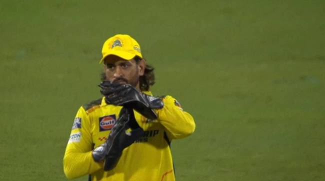 MS Dhoni Review System as Umpire Gives Wide Ball in CSK vs LSG match IPL 2024