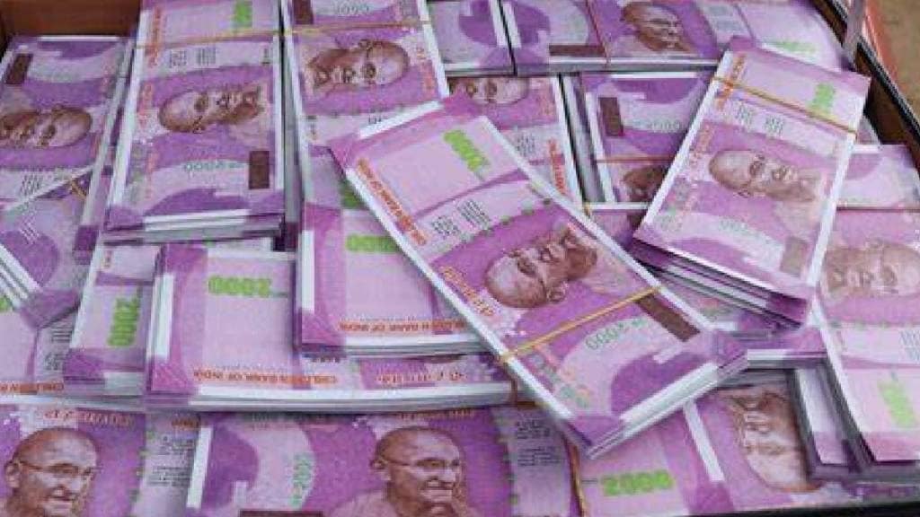 Rs.100 crore seized every day