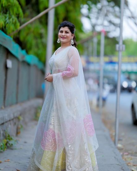 Savaniee Ravindrra White Lehenga Look