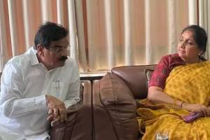 Sunetra Pawar Today Meets Vijay Shivtare