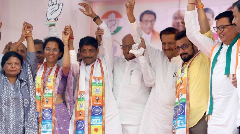 Supriya Sule Daughter Revati Son Vijay Photo in Mahavikas Aghadi Rally in Baramati Pune Amol Kolhe Dhangekar Loksabha Nomination