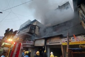 Pune, Fire in Bohri area,