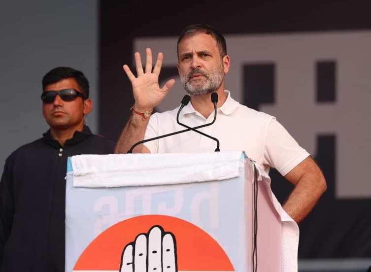 लोकसभा निवडणुकीच्या पार्श्वभूमीवर आज काँग्रेस नेते राहुल गांधी यांची महाराष्ट्रातील अमरावती आणि सोलापूर लोकसभा मतदारसंघात जाहीर सभा पार पडली.(सर्व फोटो साभार-राहुल गांधी,फेसबुक पेज)