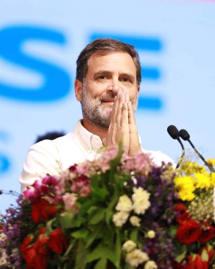 इंडिया आघाडीचं सरकार आल्यानंतर राज्यातील अंगणवाडी सेविका आणि आशा वर्कर्स यांना दुप्पट मानधन देण्यात येणार आहे, असे राहुल गांधी म्हणाले.