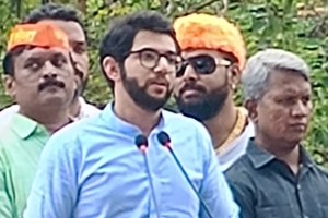 eknath shinde and 40 mla joined the bjp because of fear of arrest says aditya thackeray