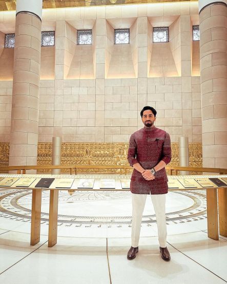 ayushmann khurrana visits the new parliament building