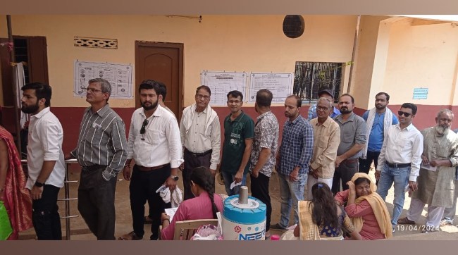 Bhandara district, enthusiastic voters, hot sun, 34 percent polling, till 1 pm, bhandra lok sabha seat, lok sabha 2024, election 2024, bhandara polling news, marathi news, polling day, voters, voters in bhandara,