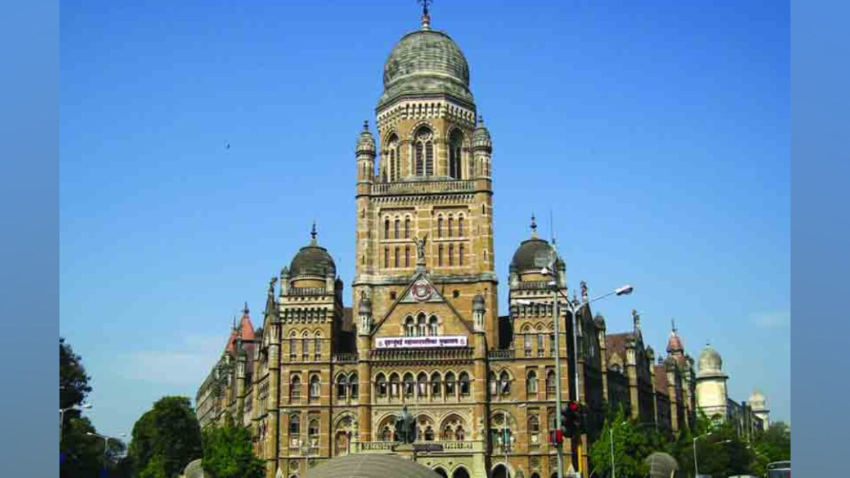 Mumbai Municipal Parks department, bmc parks department Provide Drinking Water to birds, bmc parks department, Provide Drinking Water to birds, Ease Heatwave Hardships, heatwave in Mumbai, heatwave, heat in Mumbai, summer, summer in Mumbai, summer news, marathi news,