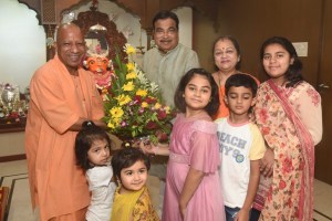 yogi adityanath nitin gadkari marathi news