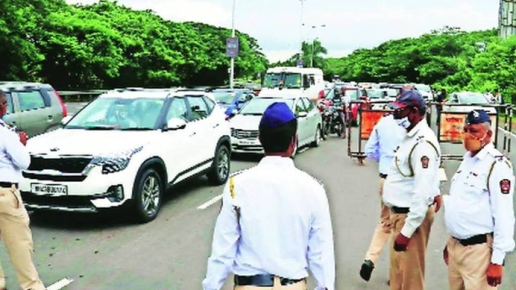 traffic police action against goon nilesh ghaiwal