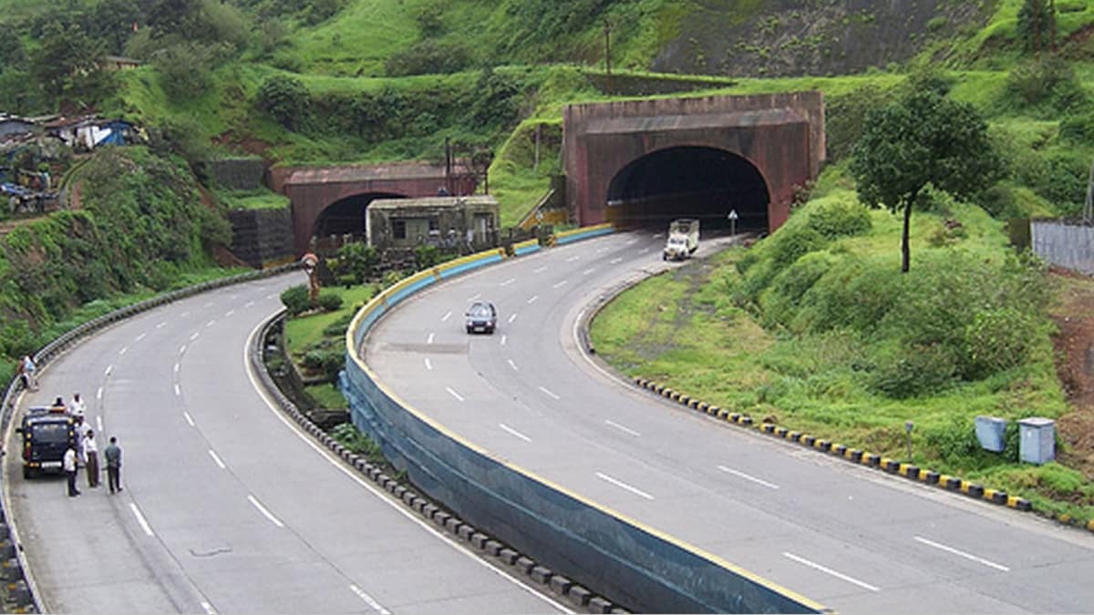 mumbai pune expressway marathi news