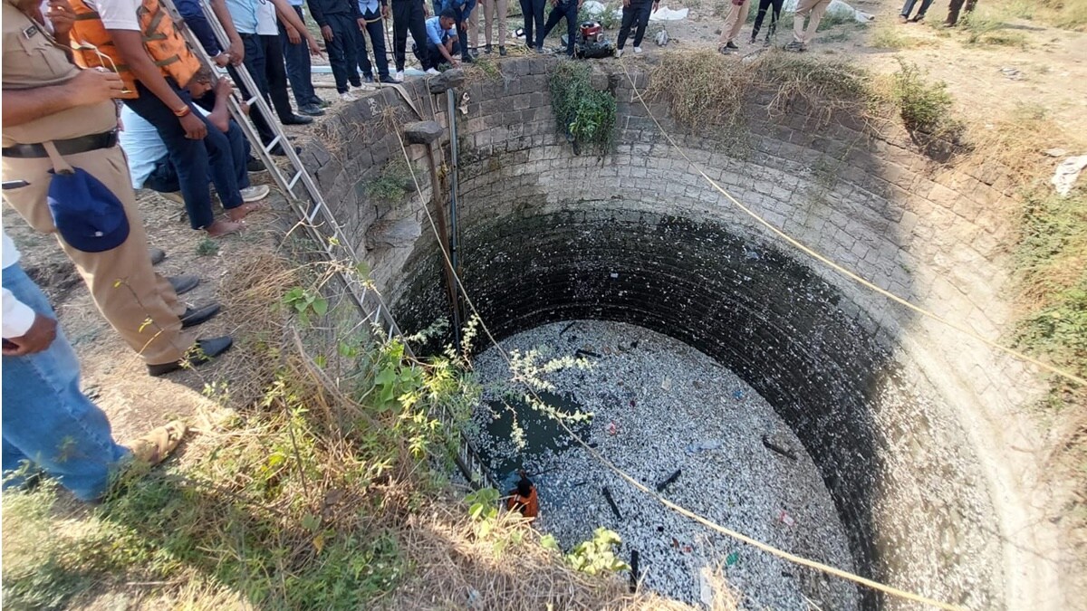 pimpri chinchwad, three year old boy fall into well