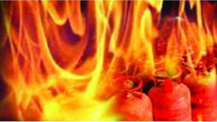 amravati gas cylinder blast marathi news