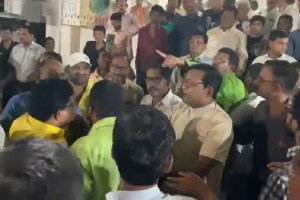 chandrapur, Tension Erupts Teli Samaj prograame, Teli Samaj Felicitation progrrame, Congress Leaders Declare Support, Controversy Ensues, pratibha dhanorkar, chandrapur news, lok sabha 2024,