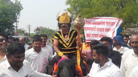 independent candidate, madha constituency, buffalo, yamraj costume, filed nomination, independent candidate, ram gaikwad