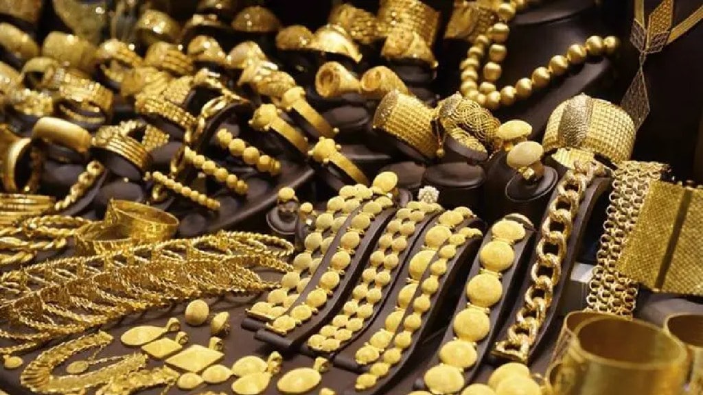 Even before the arrival of Padwa festival the price of gold is over 72 thousand