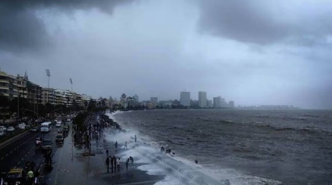 Mumbai Monsoon Alert , High Waves of Over 4.5 Meters, High Waves Expected on 22 Days, 20 september to See Highest Wave, high tides in Mumbai, Mumbai monsoon, Mumbai high tides 22 days,