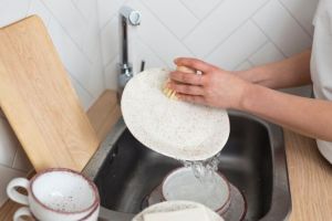 kitchen cleaning tips things to avoid doing dishes