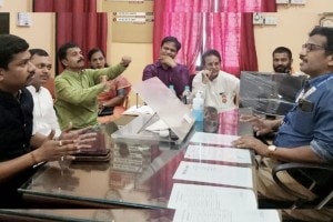Taluka Superintendents, Taluka Superintendents Empowered to Sign Cm Medical Assistance Fund, decision was taken in a meeting in Kolhapur, Kolhapur news, cm medical assisatance fund, cm medical assistance fund news, Taluka Superintendents cm medical assistance, marathi news,