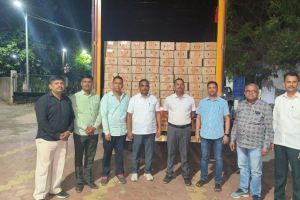 Smuggling of liquor from Goa by vehicle stuff of worth 61 lakh seized