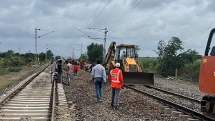 dr babasaheb ambedkar jayanti, 14 april, Mumbai Railways, Conduct Daytime Megablock, Central and Western Lines, Expect Disruptions, travelers, central railway, western railway, mumbai local, 14 april megablock, babasaheb ambedkar jayanti megablock, marathi news, railway news, mumbai local news