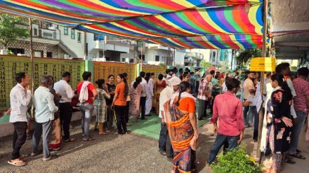 nagpur, Technical Fault, evm machine, Delays Polling by 1 Hour, jai mata school, dighori polling station, polling day, lok sabha 2024, election 2024, election news, polling news, ngpur news, marathi news,
