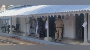 nagpur, Voters Confused, polling station, Voters Confused between polling station, new hyderabad house, old hyderabad house, voting 2024, lok sabha 2024, election 2024, nagpur news, voting news, marathi news,