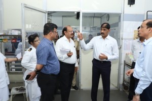 nmmc chief dr kailas shinde visit municipal corporation hospitals in vashi