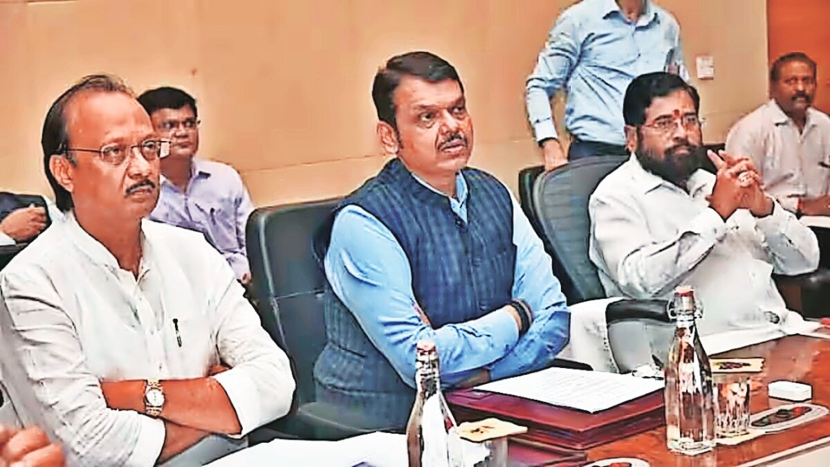 mahayuti searching non controversial new face for nashik lok sabha seat