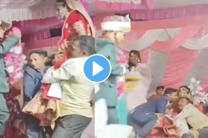 a bride fell down during varmala ceremony