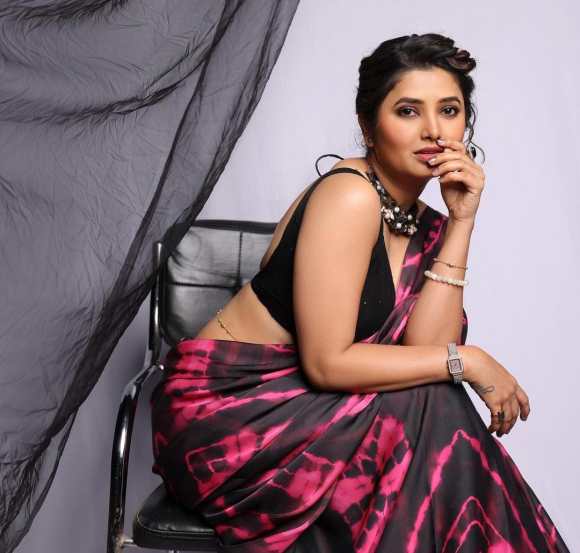 prajakta mali shares photos in western look