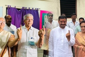 Akola Lok Sabha Constituency, Lok Sabha Election 2024 Voting Updates in Marathiprakash ambedkar, anup dhotre, dr abhay patil, voted, 7 percent in first two hours, marathi news, polling in akola, voting in akola,