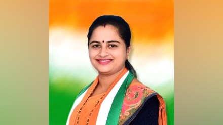 Chandrapur Congress Candidate pratibha dhanorkar Faces Backlash for Accept Lakshmi and Vote Remark