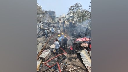 pune kothrud area fire broke out godown pandal material