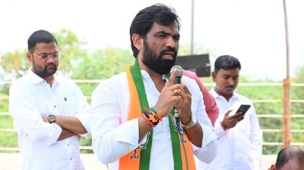 Solapur lok sabha seat, ram satpute, BJP Candidate, Mosques Issuing Fatwas, Vote for Congress, Fatwas Vote for Congress, Qazi Denies Accusations, praniti shinde, bjp, hindu muslim,